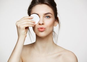 Eye makeup removal, how to proceed?